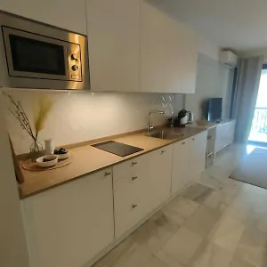  Apartment Central & Renovated Studio With Pool In Puerto Banus