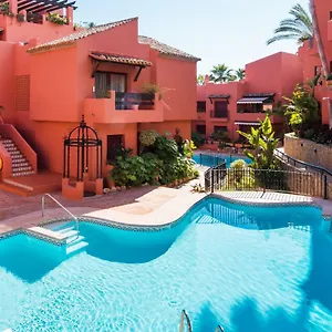 rentandhomes-marbella-luxury-beach.1costadelsol.com/
