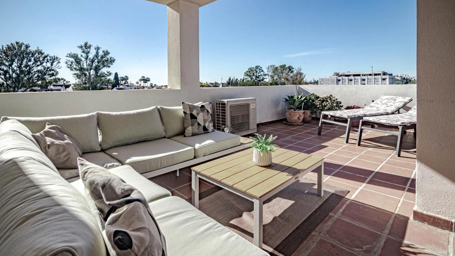 Lcr4- Large 3 Bed Apt Close To Beaches Apartment Marbella
